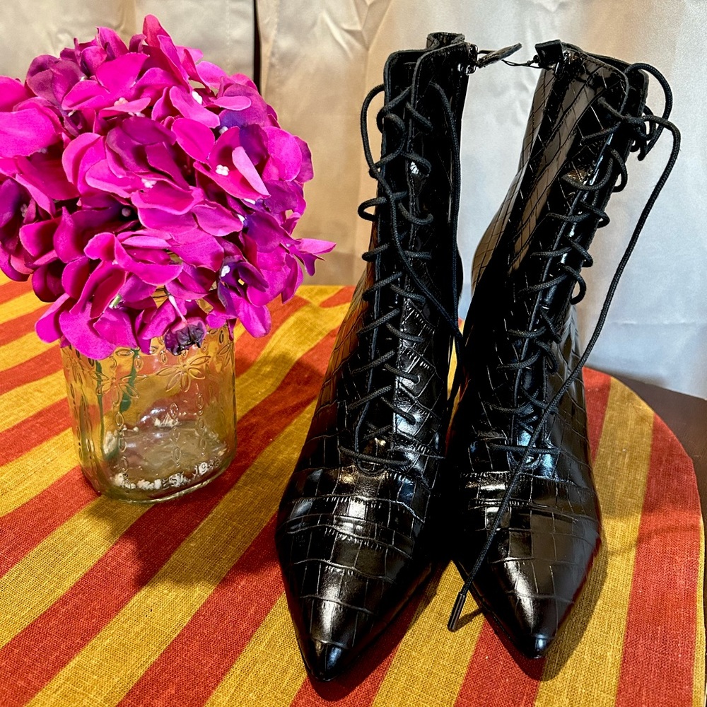Boots size 7